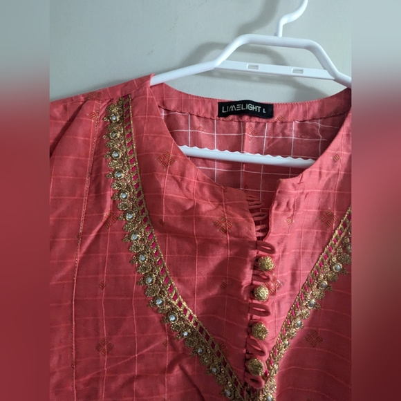 Limelight pk 2 Piece Lawn Suit-Embroidered (Pret) - Picture 4 of 6